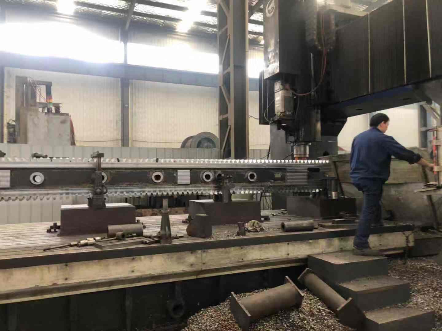 تتم معالجة رف العتاد الكبير لروسيا Russia customer's large gear rack is being processed