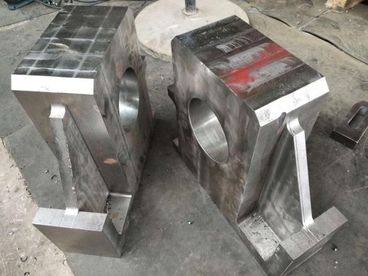 Large Nonstandard HT250 Steel Bearing Housing