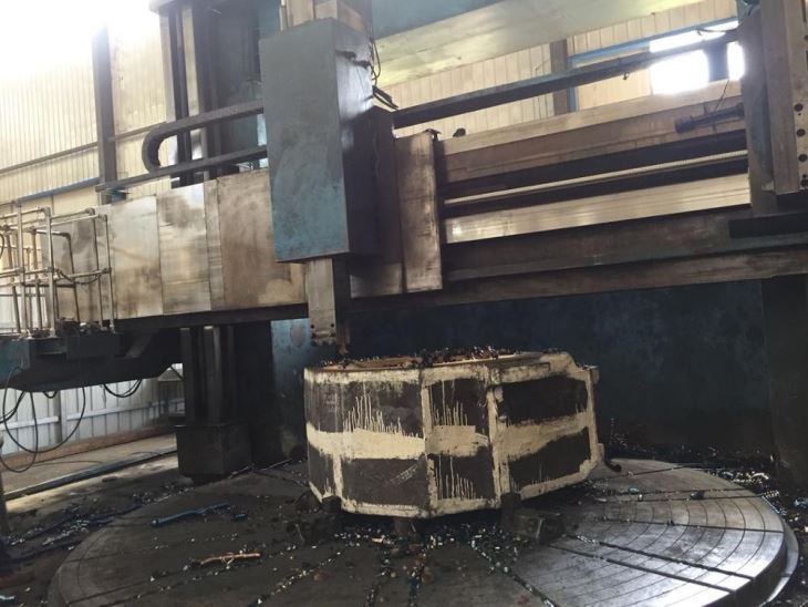 Large Nonstandard HT250 Steel Bearing Housing
